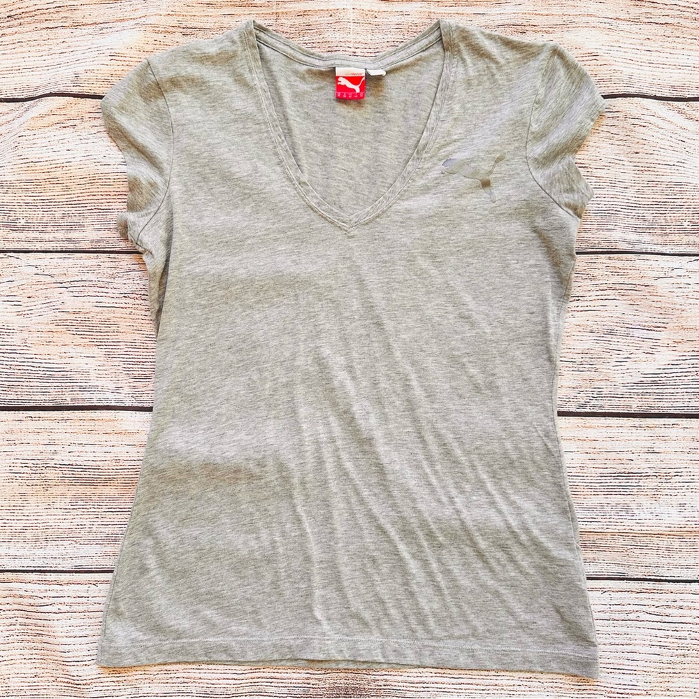Puma Grey V-Neck Cap Sleeve T-Shirt Ladies Sz M